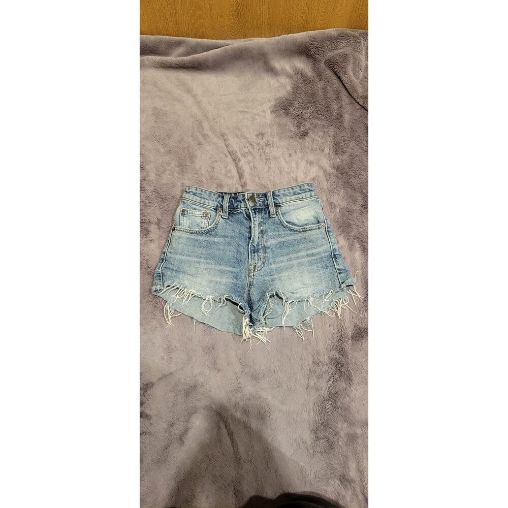 Lucky Brand cut off denim shorts Womens Size 24 Light Wash Raw Hem Festival